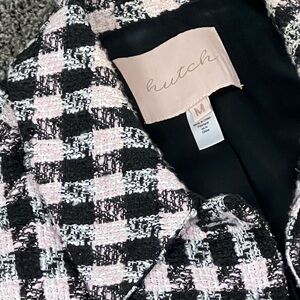Anthropologies Hutch Cropped Blazer Sz M
PINK, black and white